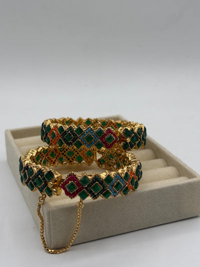 Paradise Kara Pair