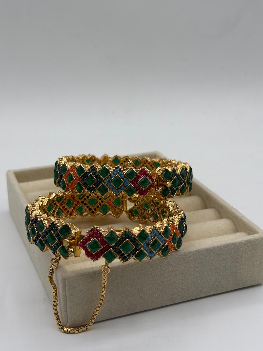 Paradise Kara Pair