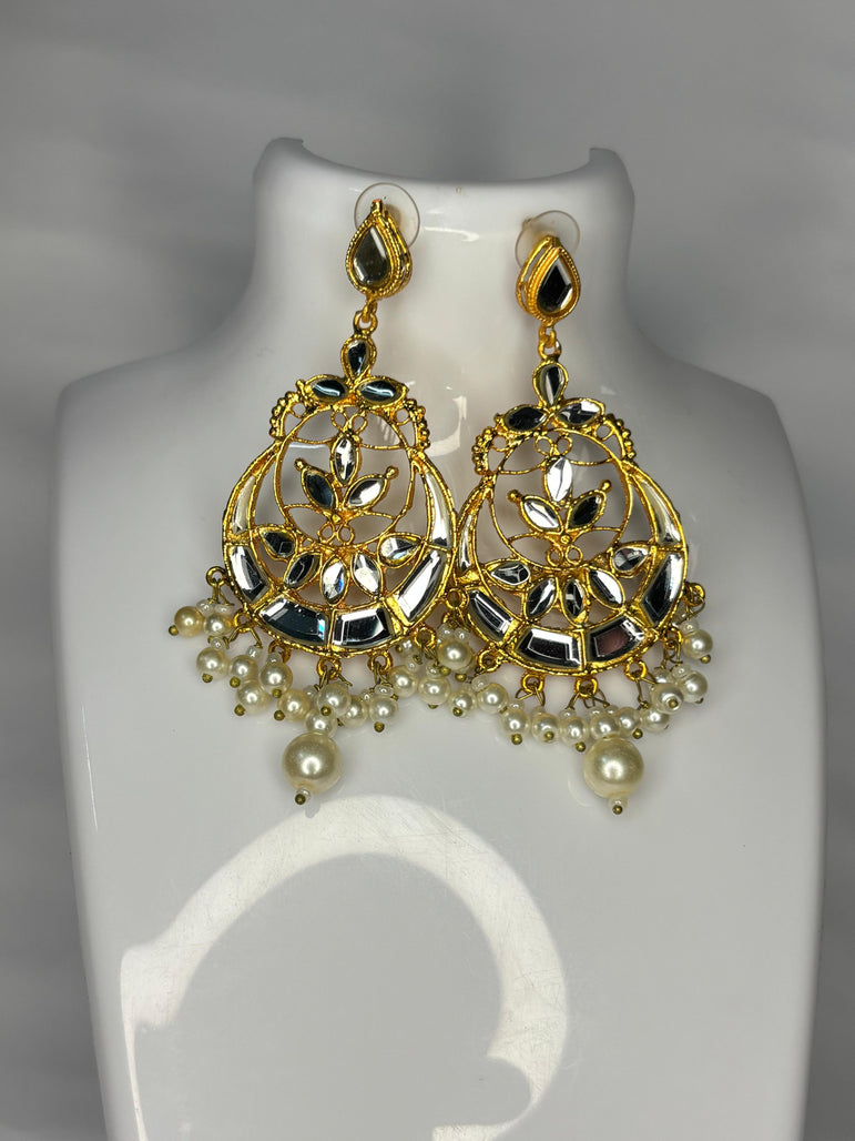 Kundun sheesh jhumkay