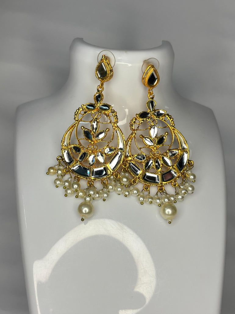 Kundun sheesh jhumkay